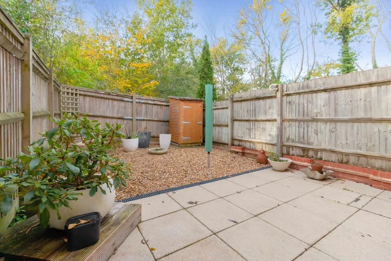 54 Bridge Farm Road, Uckfield, TN22 5HQ, Uckfield, England, United Kingdom. - Photo 2