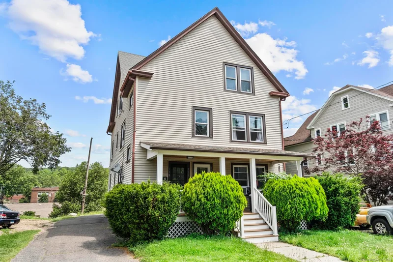 11 Units, Bristol, Connecticut, United States. - Photo 7