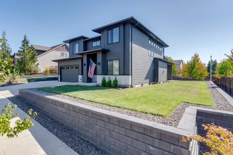 2650 NW MT ASHLAND DR , McMinnville, OR 97128, McMinnville, Oregon, United States. - Photo 2