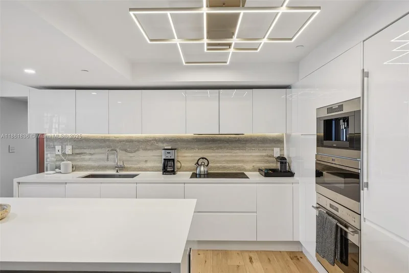 102 24th St 1440, Miami Beach, Florida, United States. - Photo 11