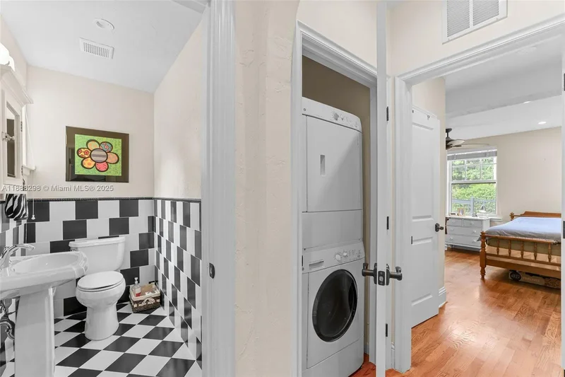 1291 NE 102nd St, Miami, Florida, United States. - Photo 27