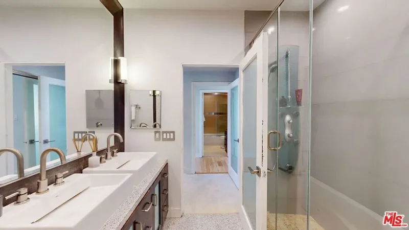 11822 Goshen Avenue 301, Los Angeles, California, United States. - Photo 18