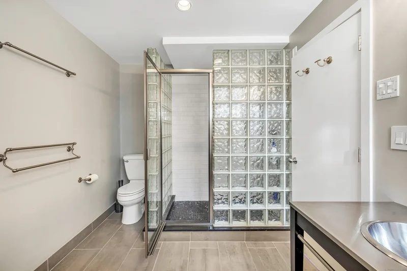 26 Cove Avenue #2D, Norwalk, Connecticut, United States. - Photo 19
