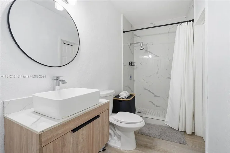 10845 Peachtree Dr, Miami, Florida, United States. - Photo 16