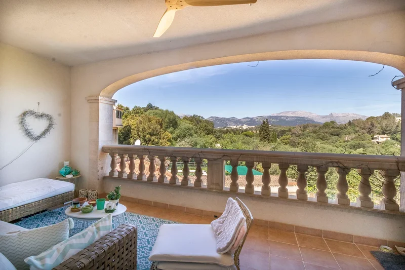 ADOSADO EN BUGER CON IMPRESIONANTES VISTAS Y GARAJE