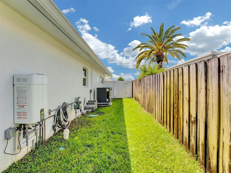 320 SE 5th Ave, Pompano Beach, Florida, United States. - Photo 35