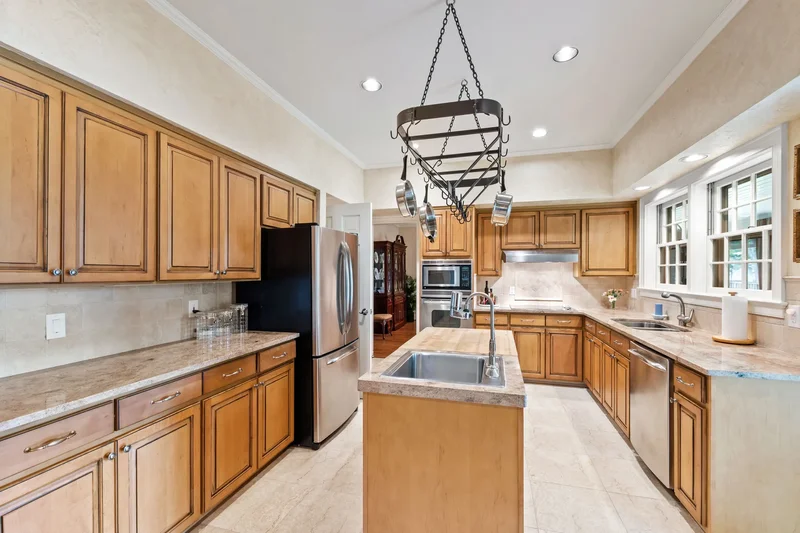 820 Kenmore Road , Chapel Hill, NC 27514, Chapel Hill, North Carolina, United States. - Photo 27