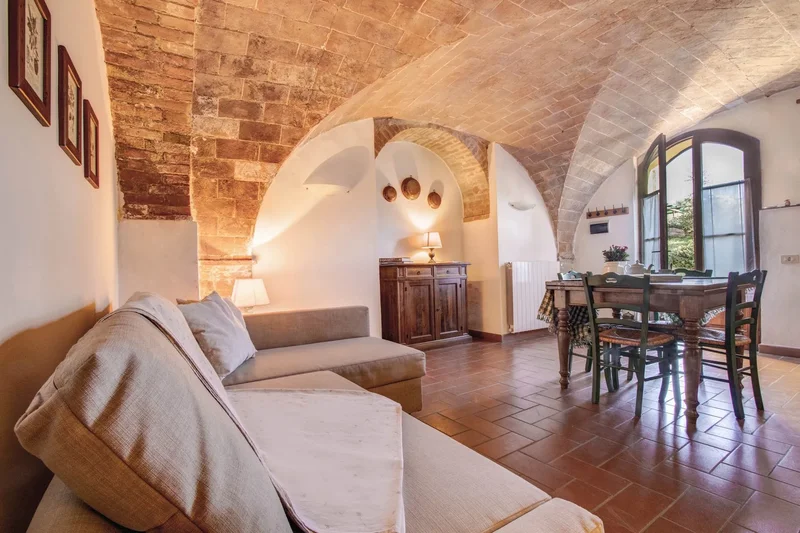 San Cipriano, Tuscany, Italy. - Photo 2