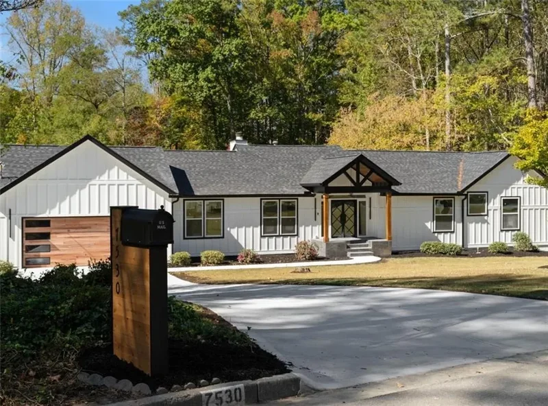 Single Family Residence in Atlanta
