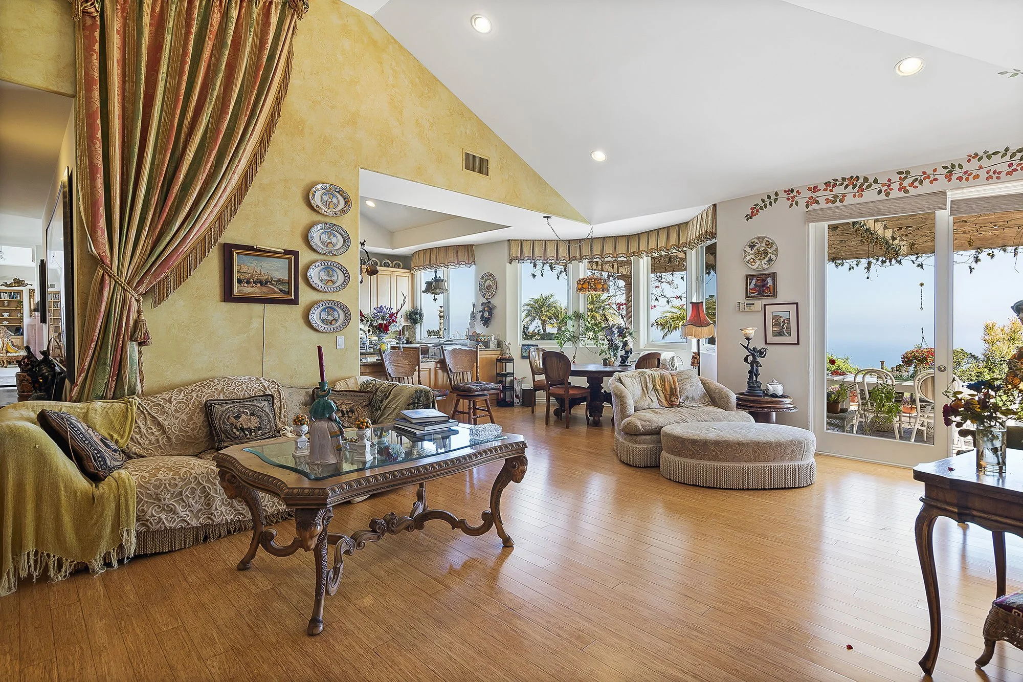 Gallery photo 2
