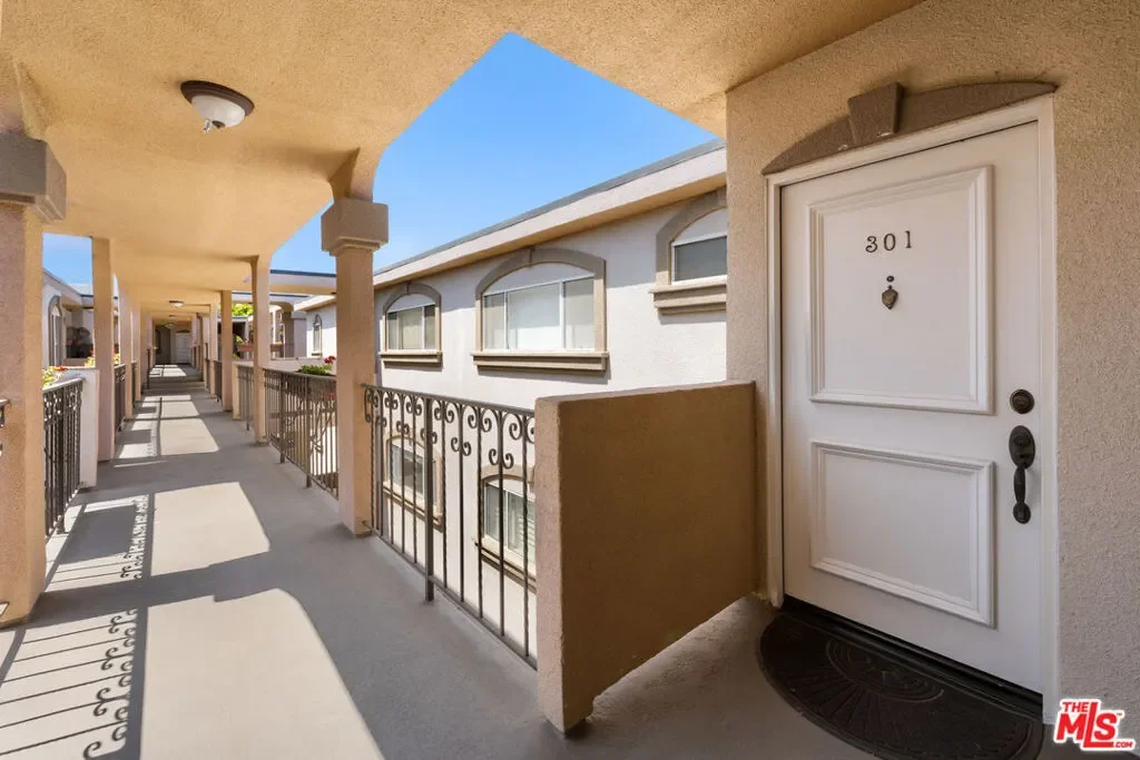 222 7th Street 301, Santa Monica, California, United States. - Photo 37