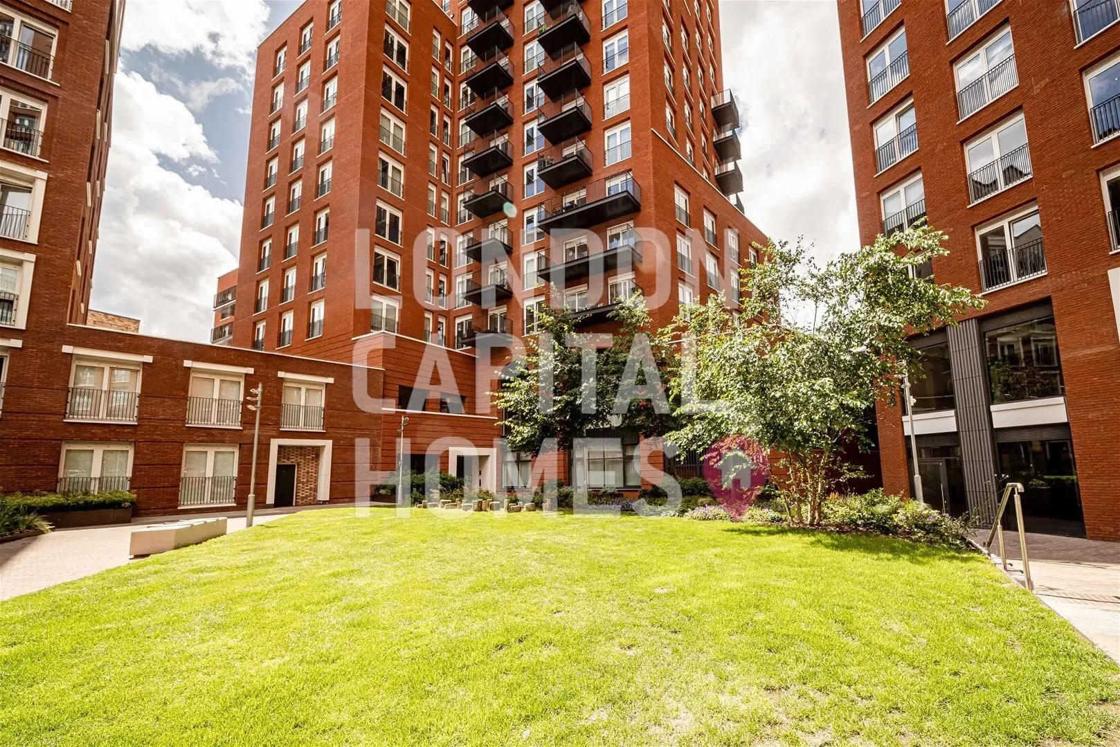 Exterior photo 6