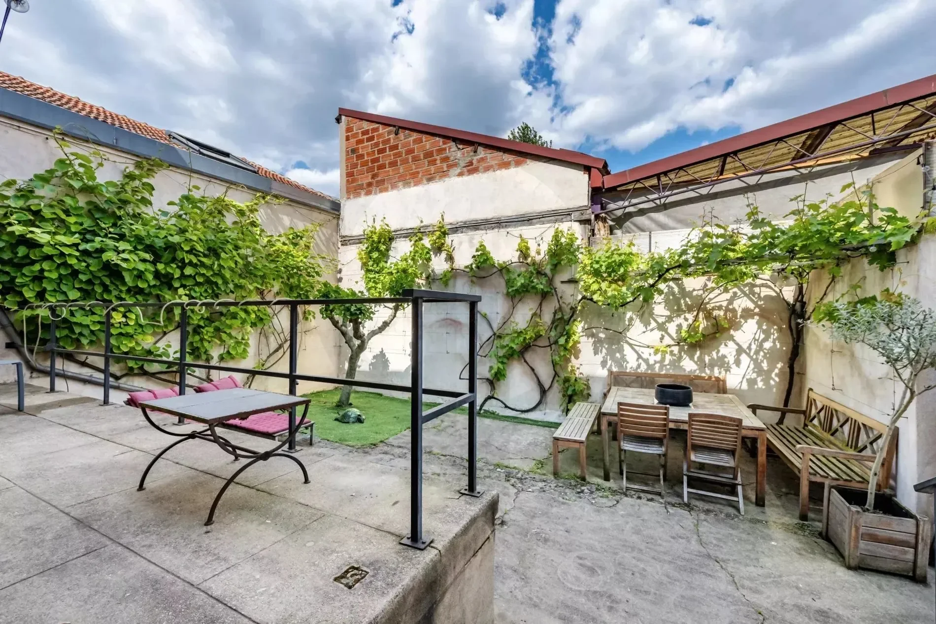 Ivry-sur-Seine, Île-de-France, France. - Photo 8