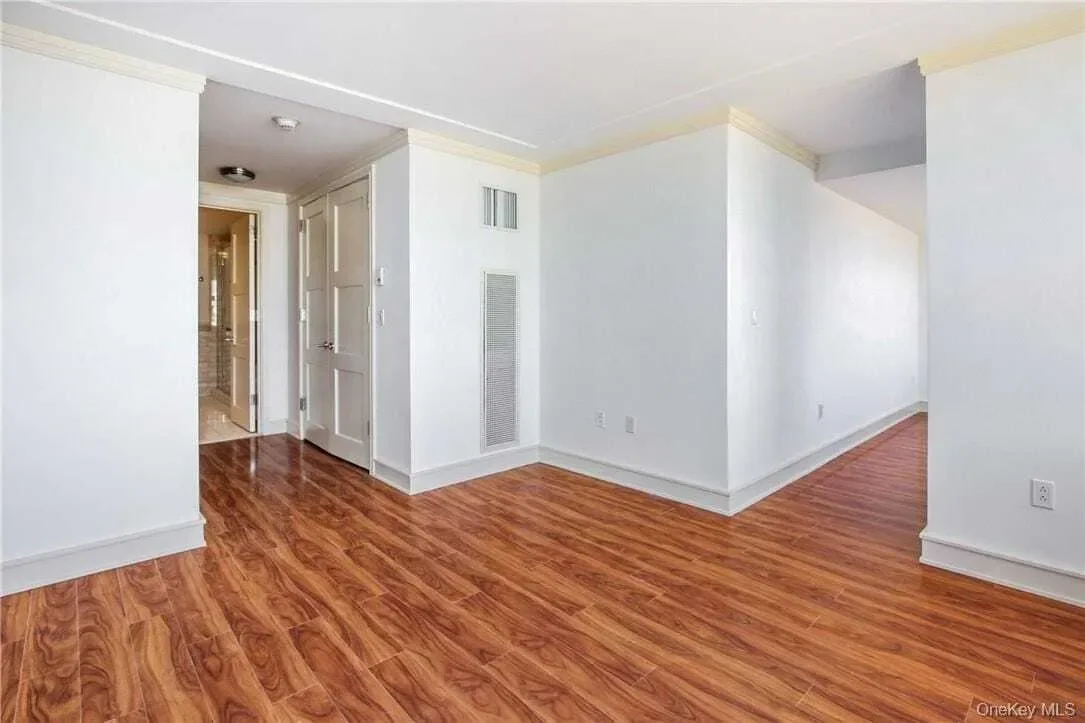 1 Renaissance Square, #11G, White Plains, NY, 10601, USA, White Plains, New York, United States. - Photo 12