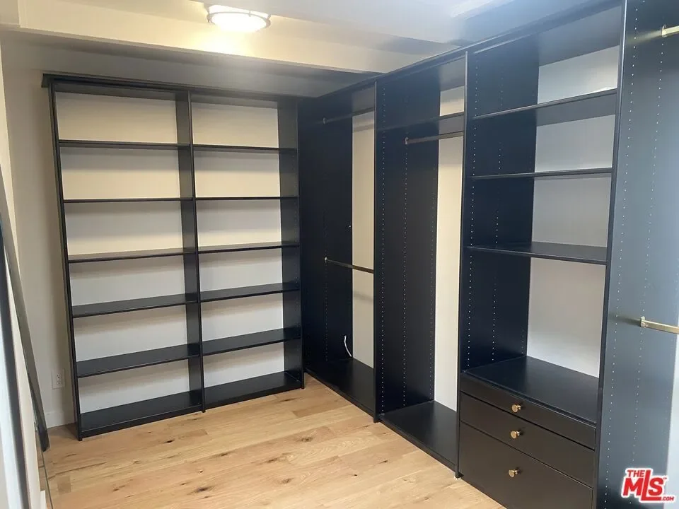 4559 Morella Avenue, Los Angeles, California, United States. - Photo 41
