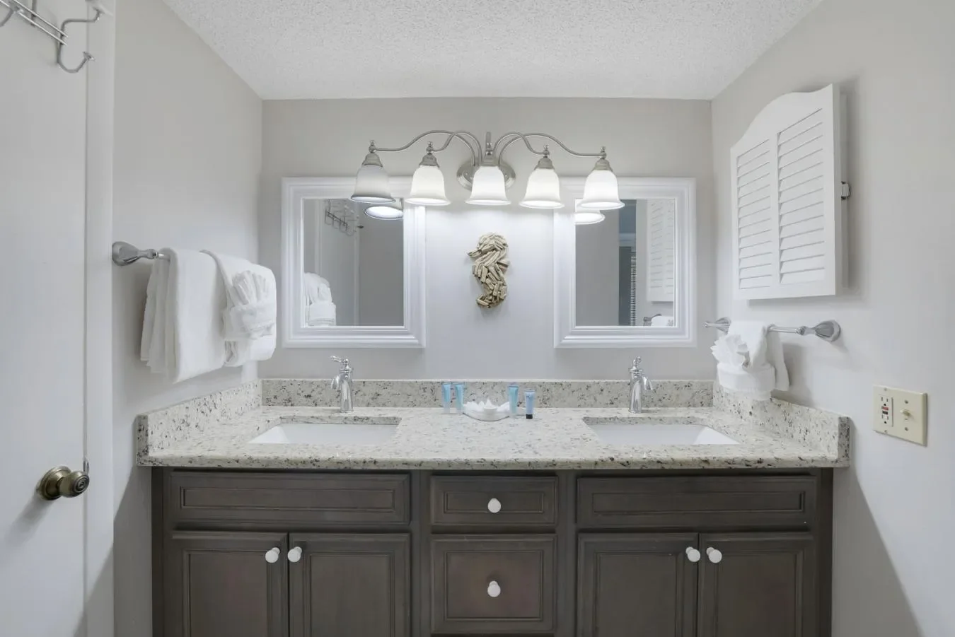 1246 Fulgur St, Sanibel, Florida, United States. - Photo 15