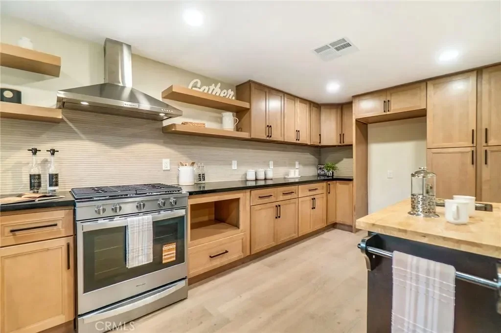 1381 Penrith, Tustin, California, United States. - Photo 34