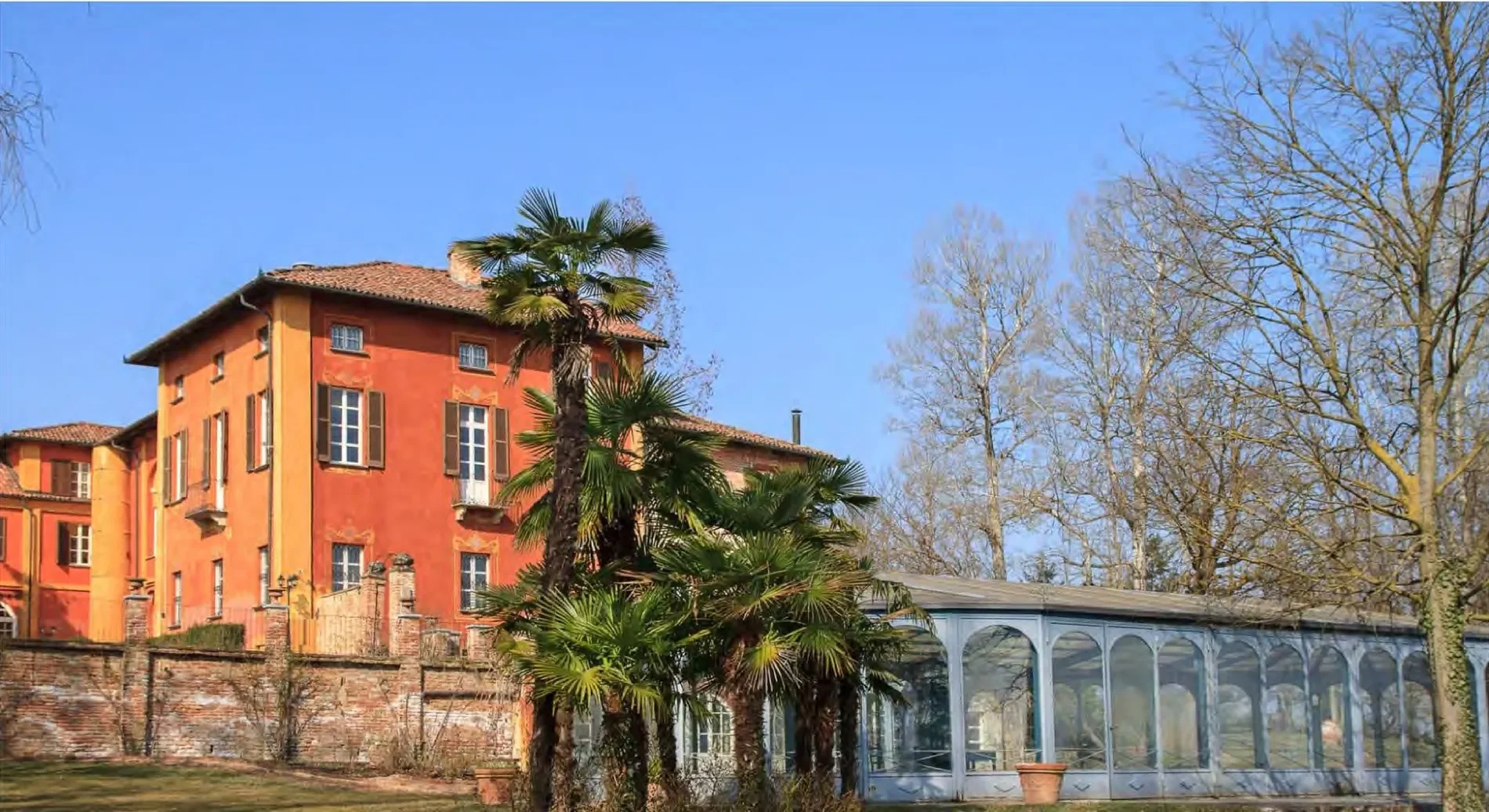 Exterior photo 7