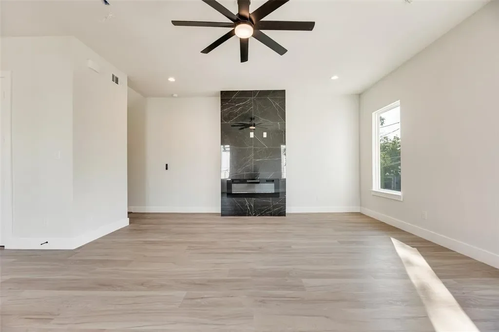 1121 Muncie Avenue, Dallas, Texas, United States. - Photo 4