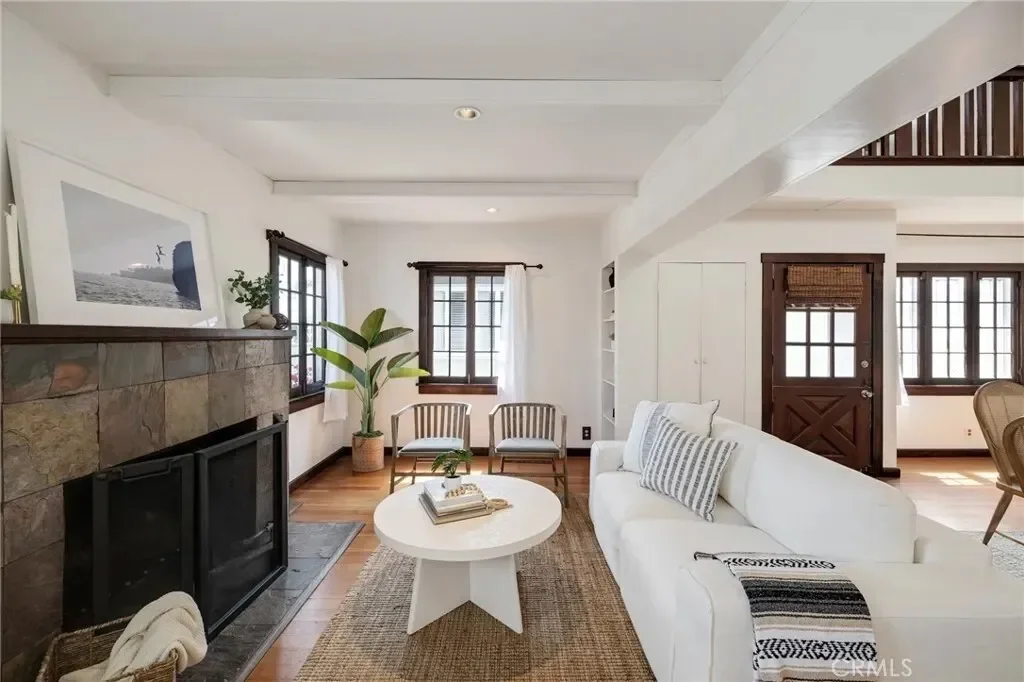 525 Manhattan Beach Boulevard, Manhattan Beach, California, United States. - Photo 3
