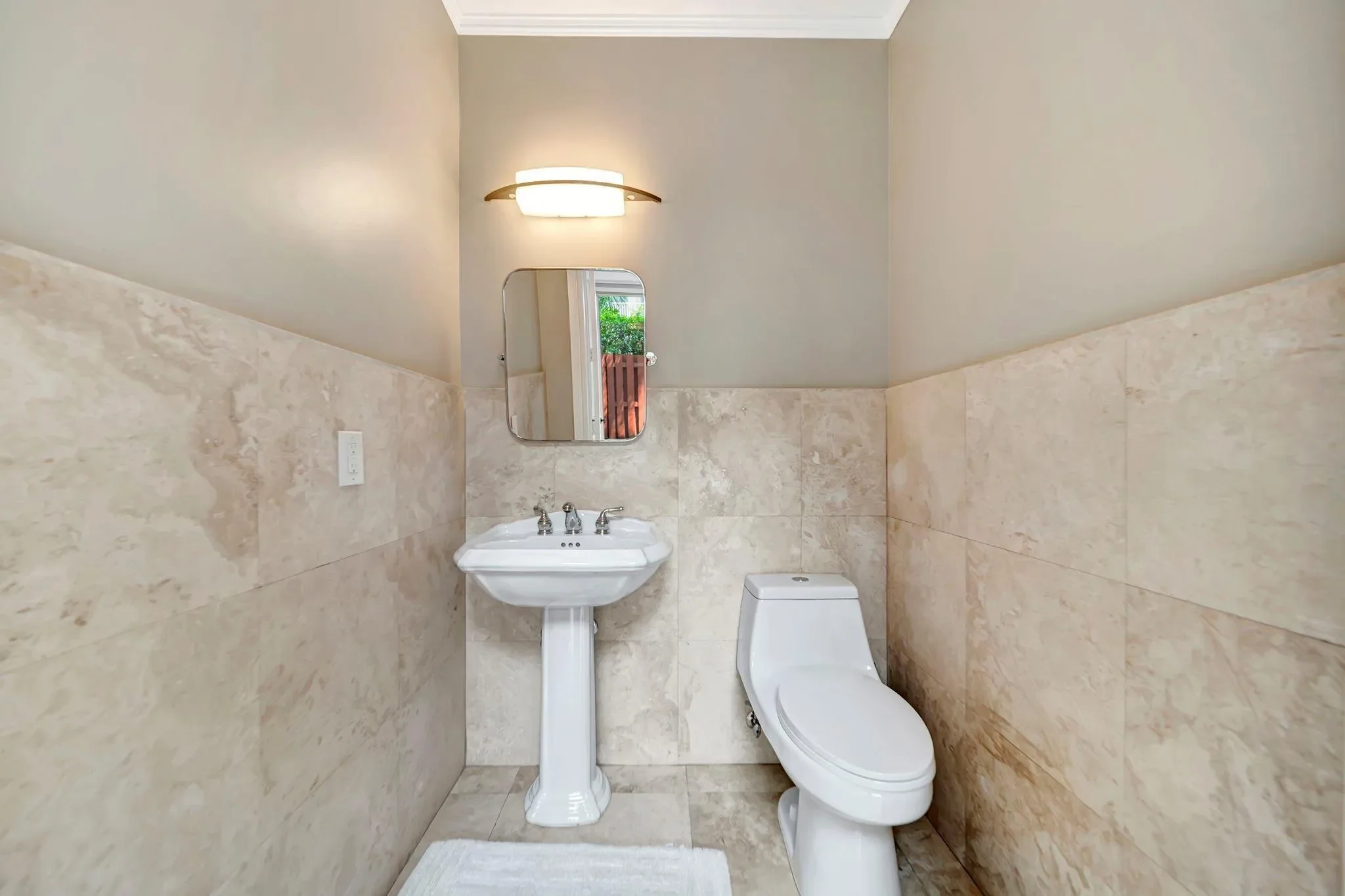 1368 BAYVIEW DR, Fort Lauderdale, Florida, United States. - Photo 19