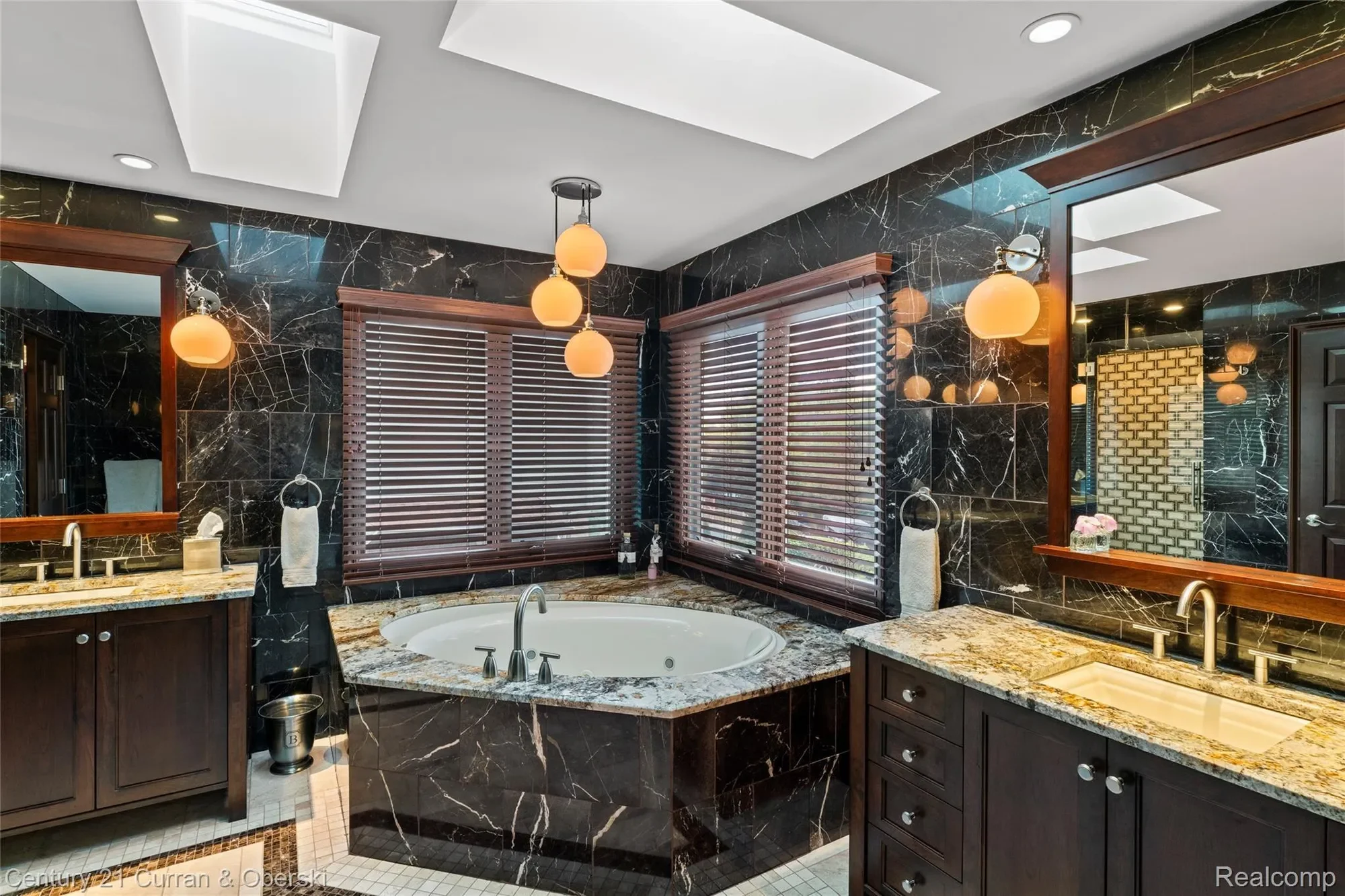 1555 Wandrei Court, Commerce Charter Township, MI 48382, Commerce Charter Township, Michigan, United States. - Photo 1