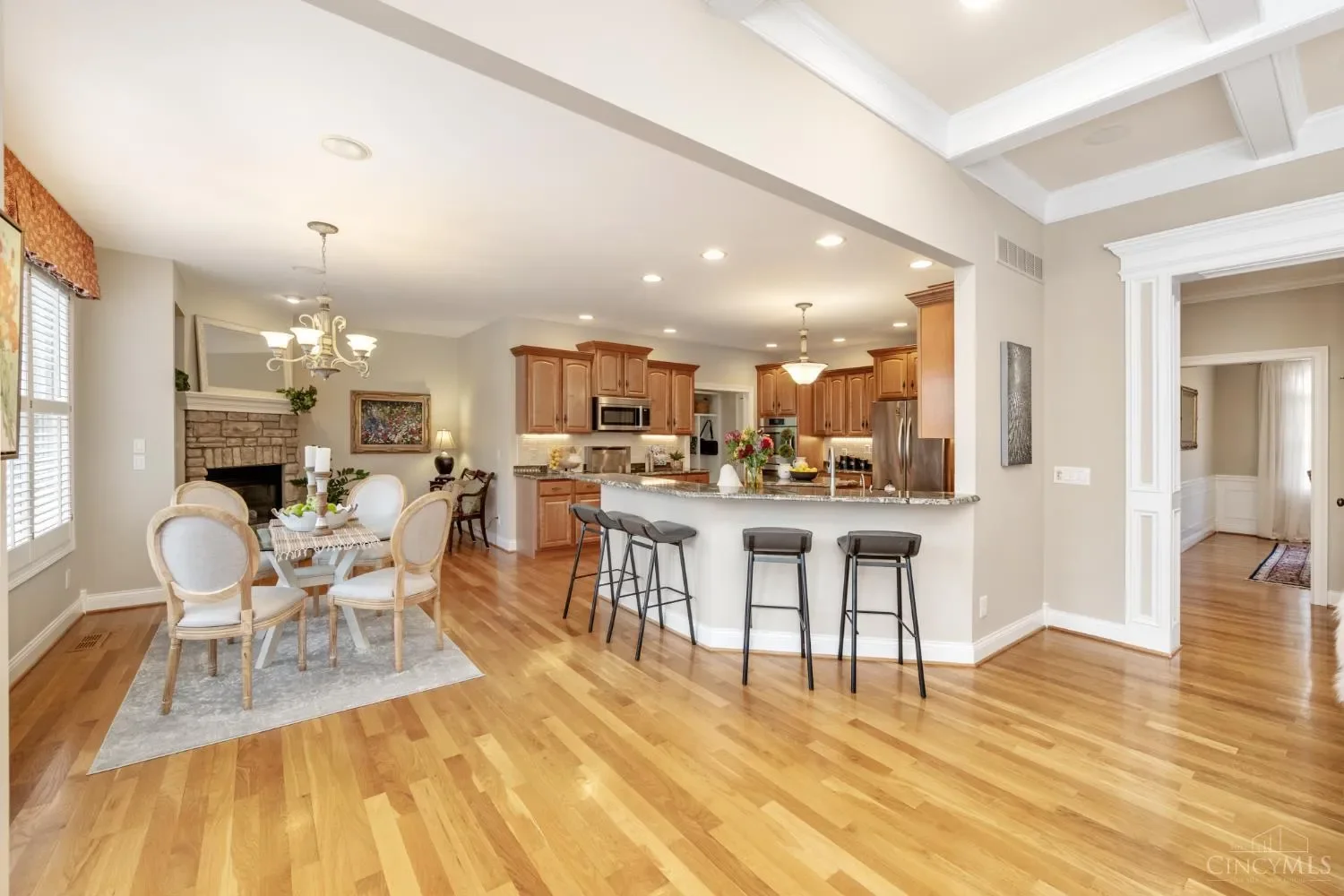 5760 Kugler Mill Road, Sycamore Twp, OH 45236, Cincinnati, Ohio, United States. - Photo 3