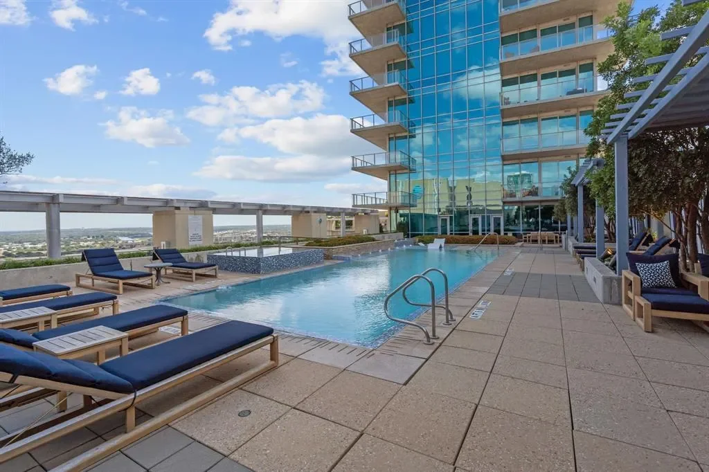 1301 Throckmorton Street 2402, Fort Worth, Texas, United States. - Photo 31