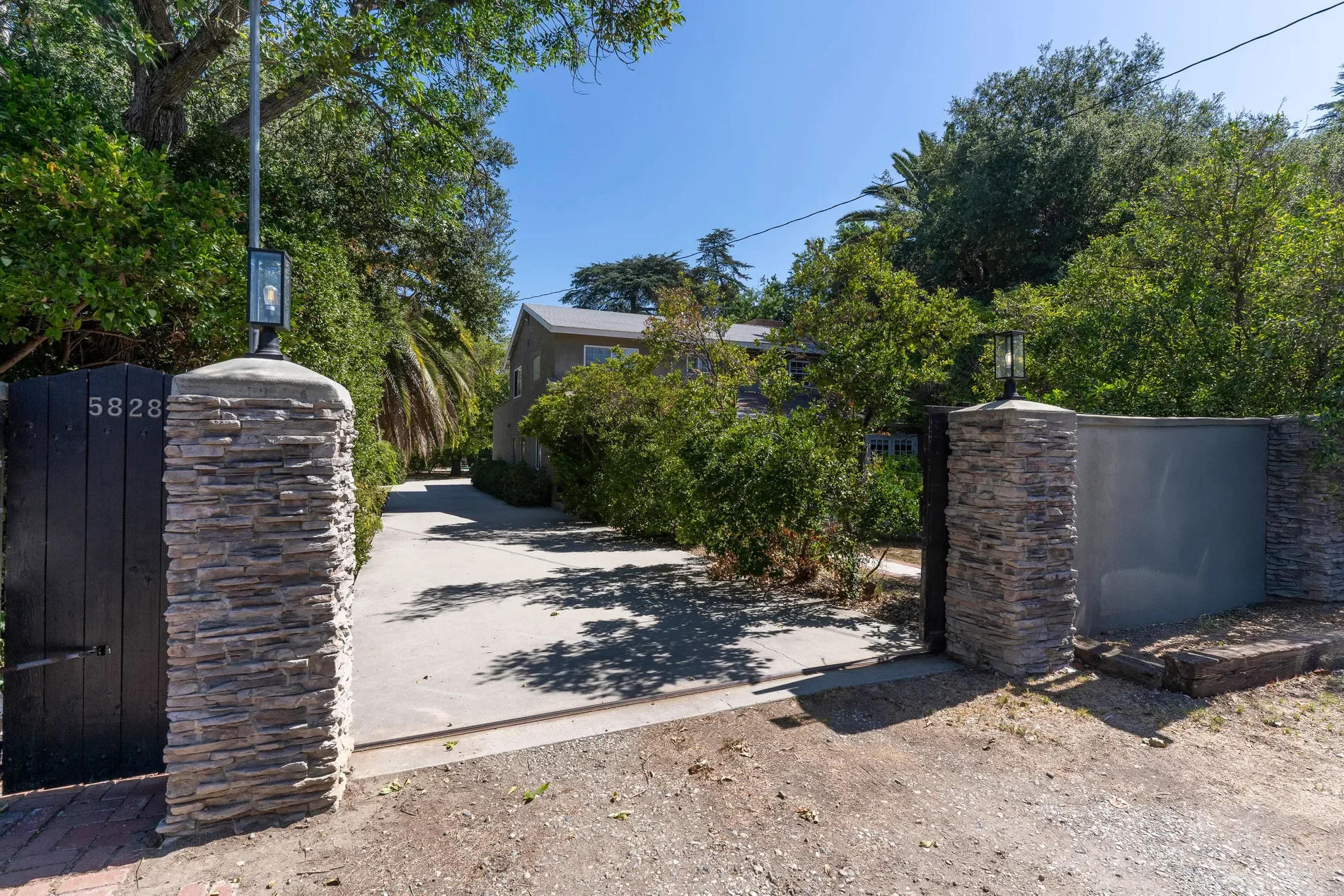 5828 Calvin Avenue, Tarzana, CA 91356, Los Angeles, California, United States. - Photo 2