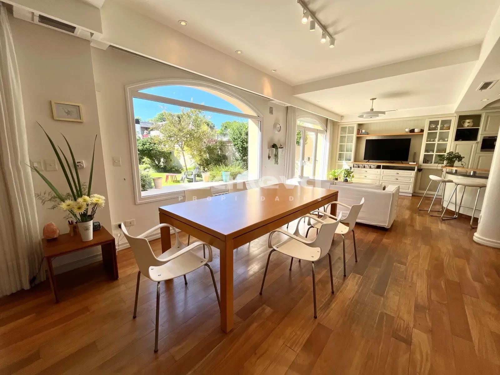 Gallery photo 3