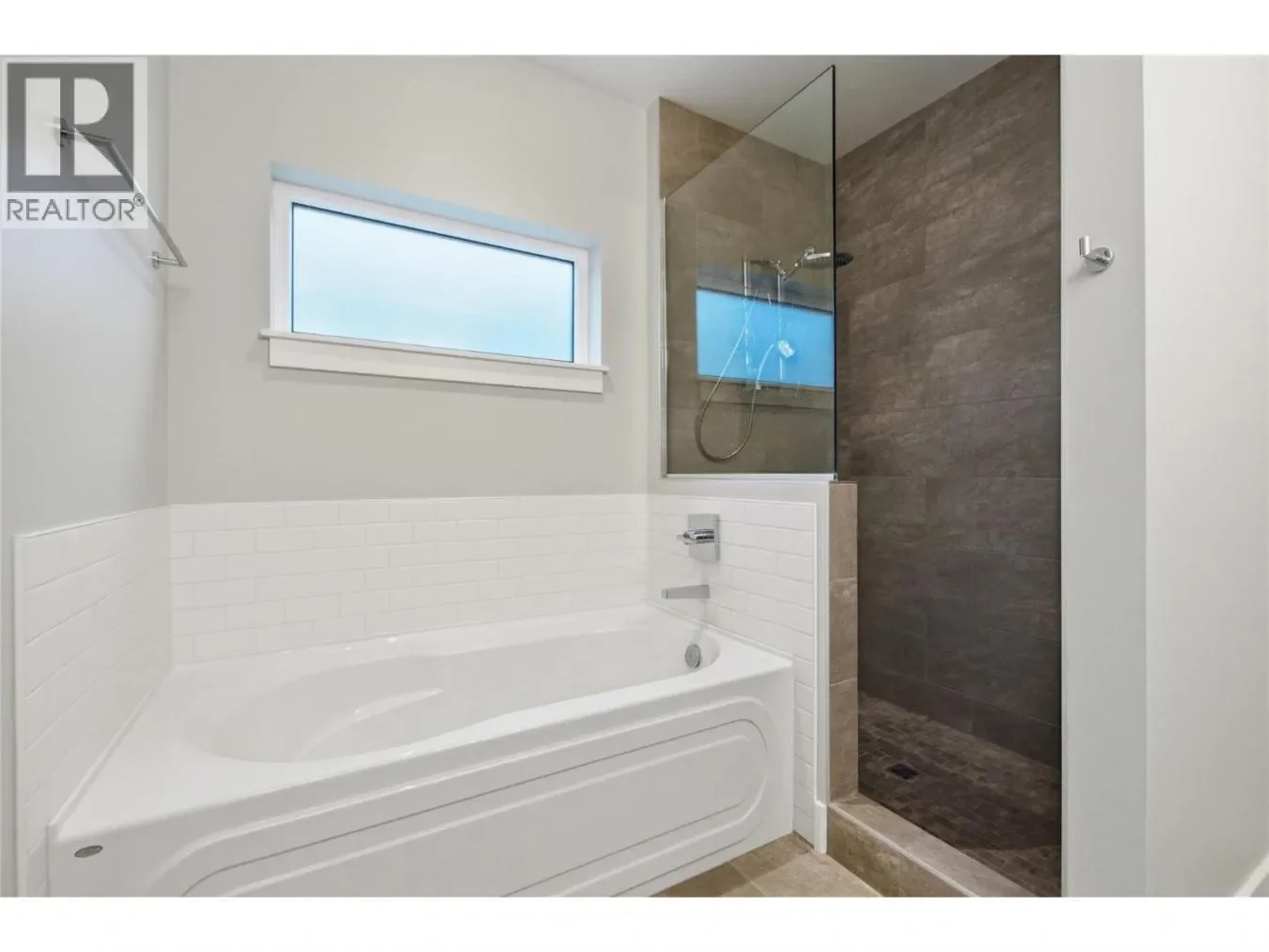 127 Ridge Park, Penticton, British Columbia, Canada. - Photo 13