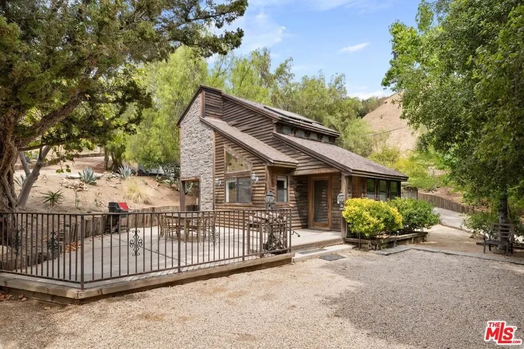 9145 La Tuna Canyon Road, Los Angeles, California, United States. - Photo 15