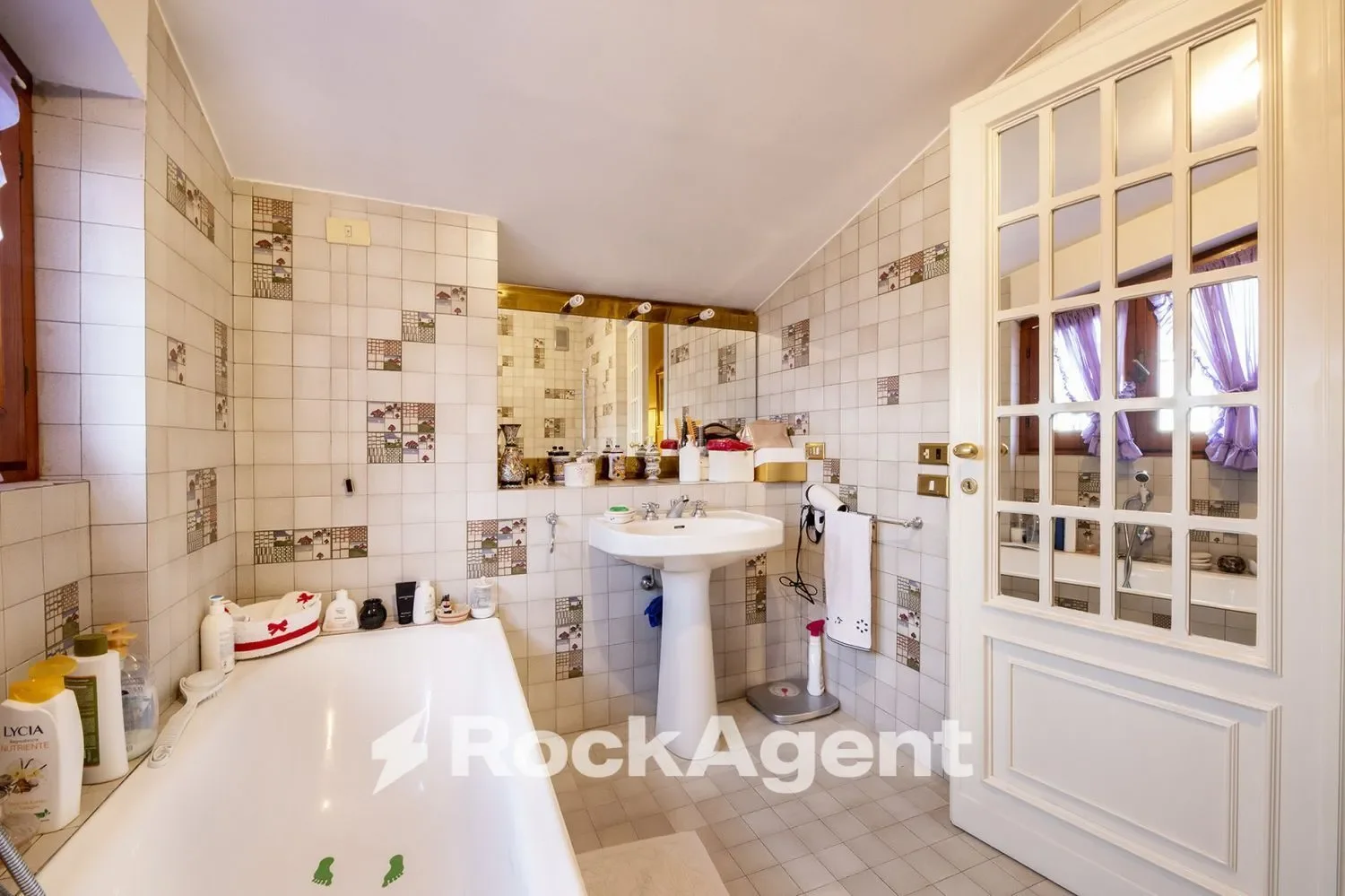 Gallery photo 4