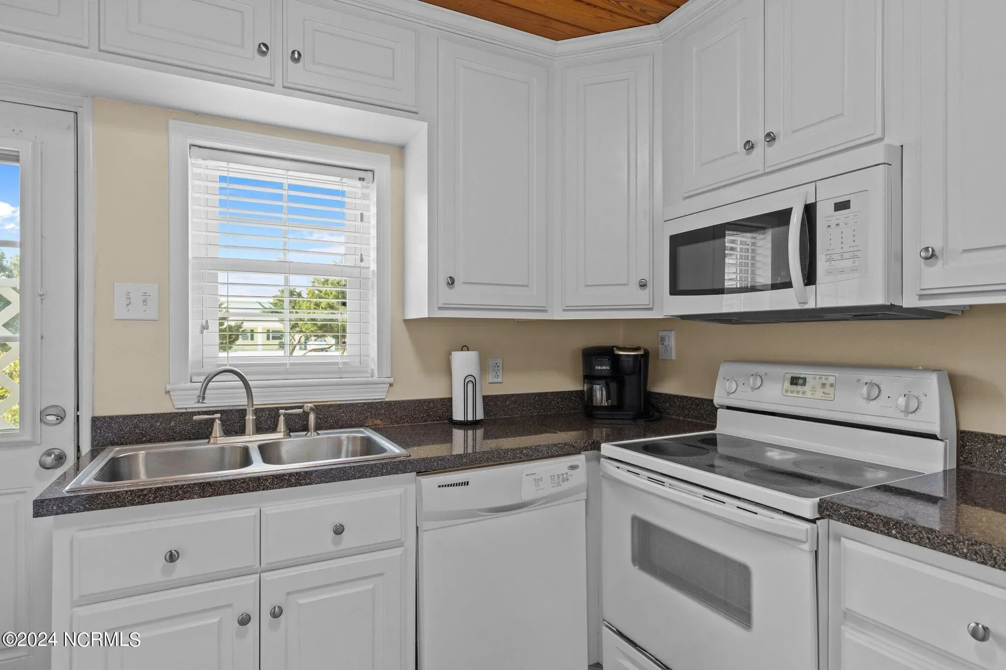 103 24th Street, Emerald Isle, North Carolina, United States. - Photo 15