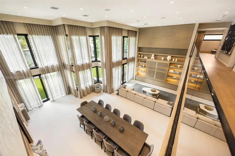 110 Holiday Dr, Hallandale Beach, Florida, United States. - Photo 5