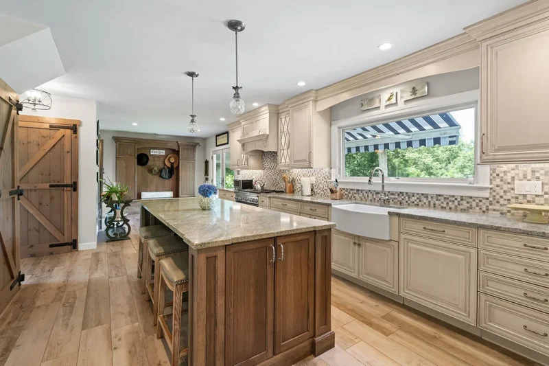 14 Thorman Lane, Huntington, NY 11743, Halesite, New York, United States. - Photo 3