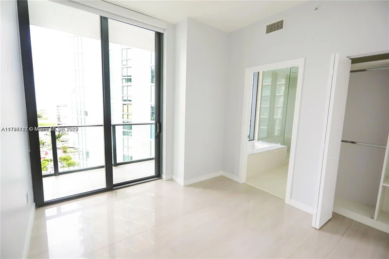 480 NE 31 St 2007, Miami, Florida, United States. - Photo 25