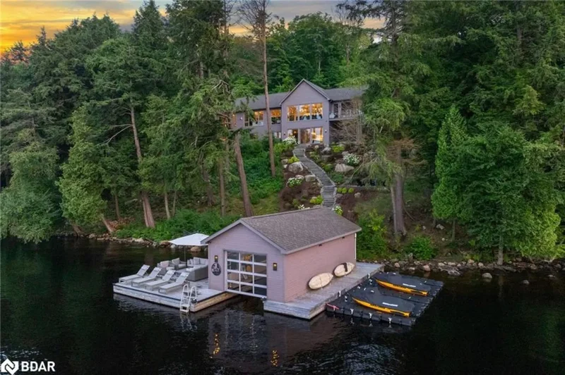 124 Claren Crescent