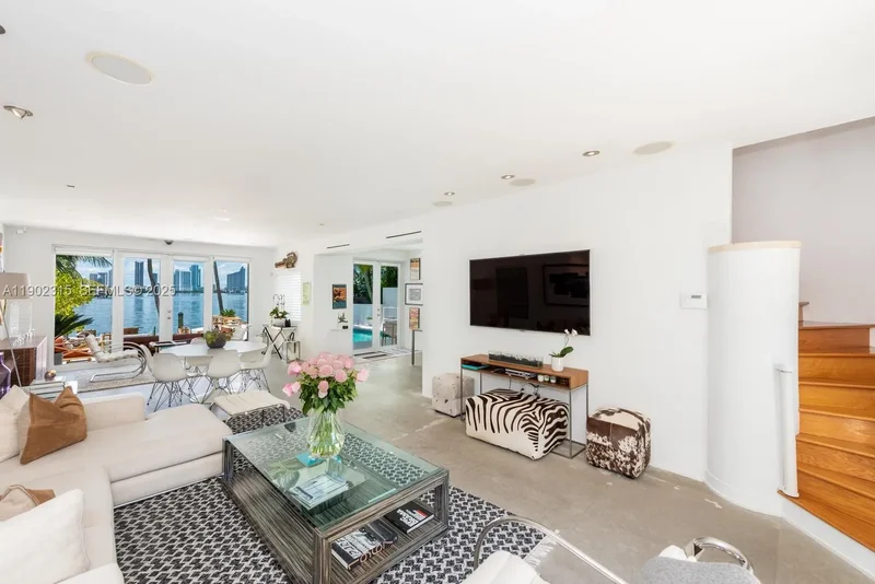 302 W San Marino Dr, Miami Beach, Florida, United States. - Photo 27