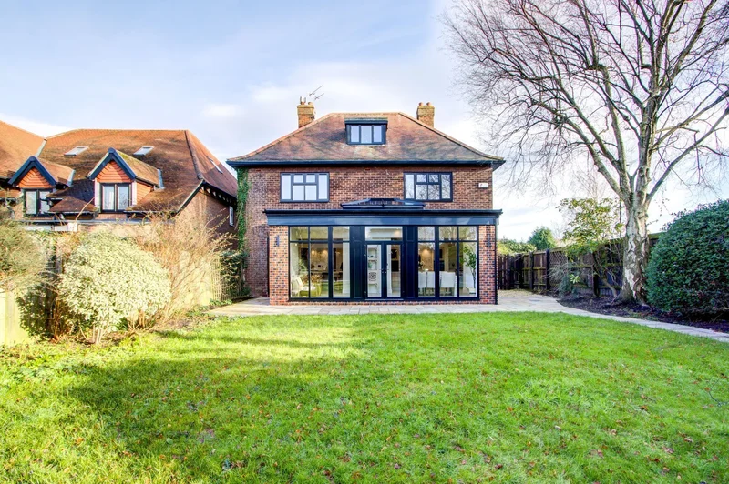 5 bedroom Detached House for sale in Gosforth