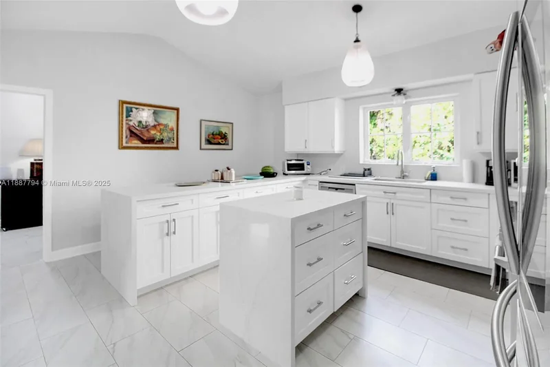1110 Wallace St, Coral Gables, Florida, United States. - Photo 12