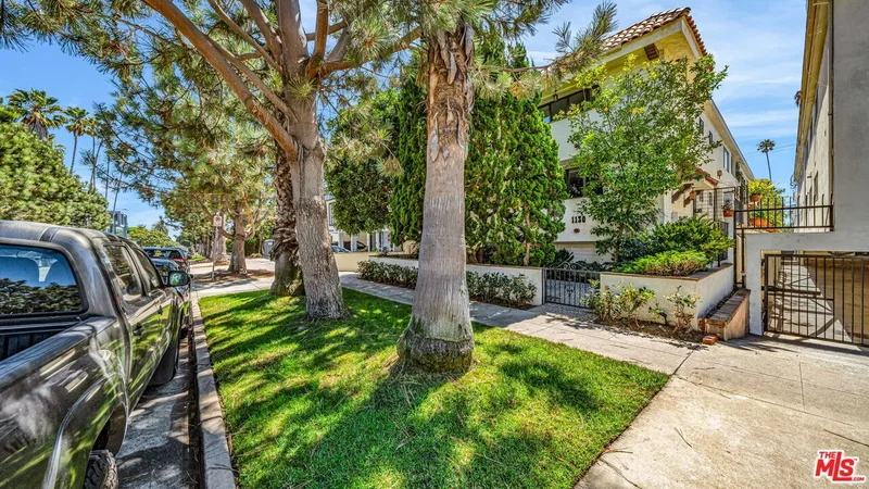 1130 9th St, Santa Monica, California, United States. - Photo 32