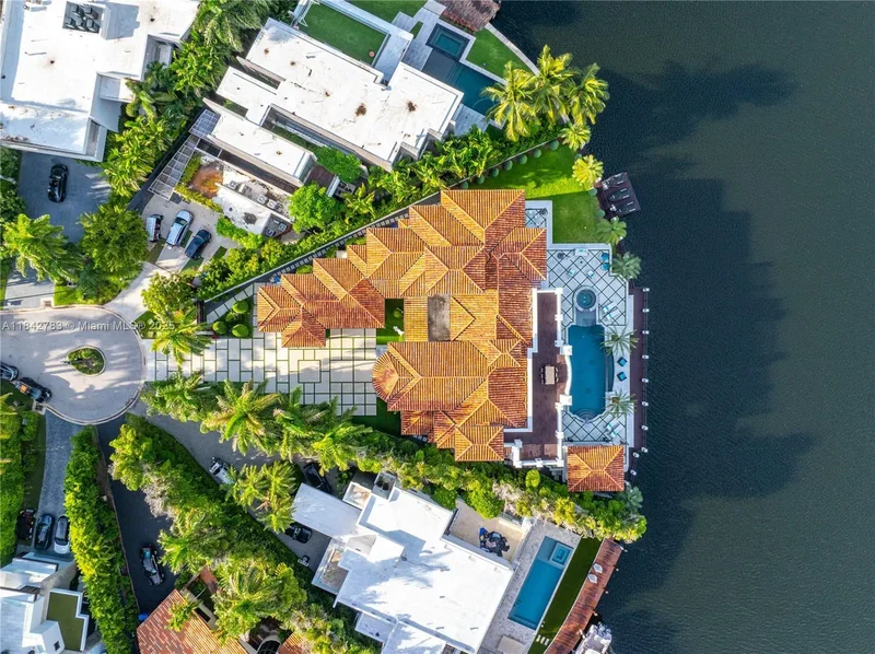 498 N Parkway Pkwy, Golden Beach, Florida, United States. - Photo 54
