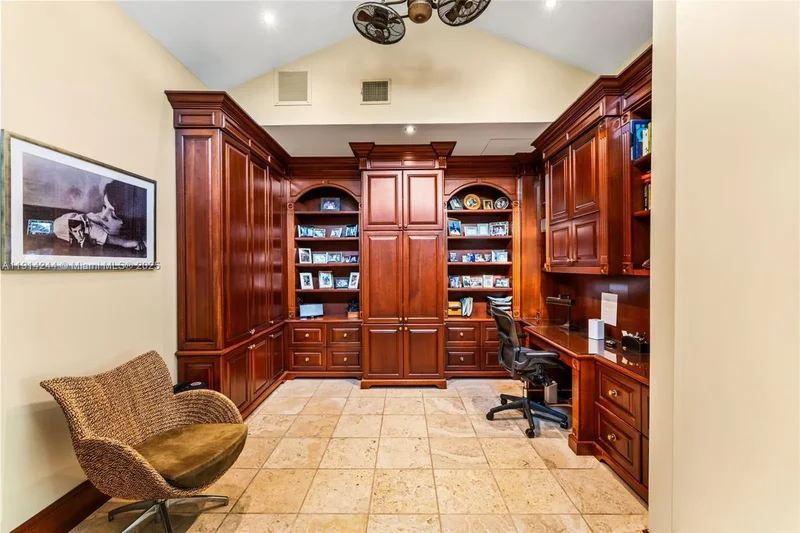 3506 Banyan Cir, Miami, Florida, United States. - Photo 32