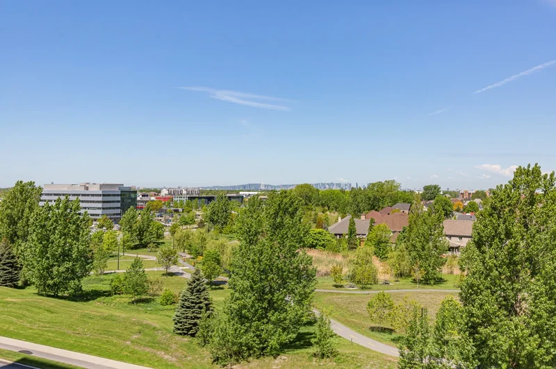 Brossard, Quebec, Canada. - Photo 10
