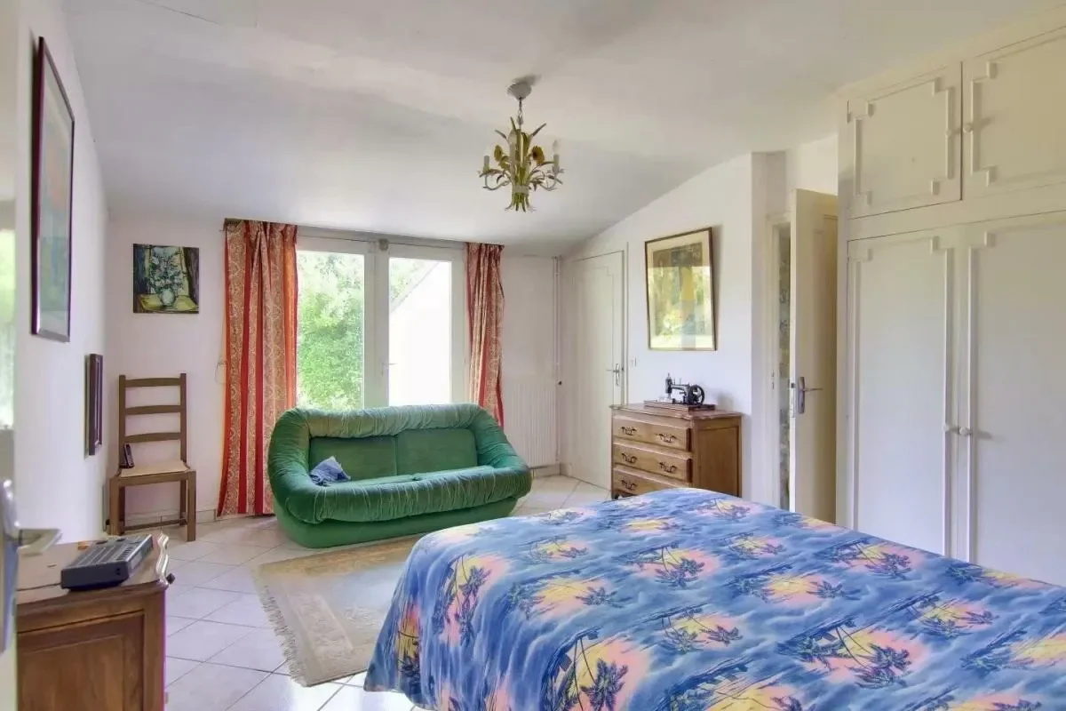 Brannay, Bourgogne-Franche-Comté, France. - Photo 8