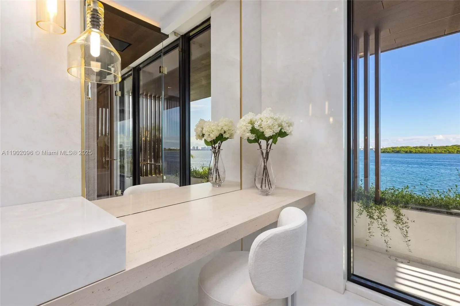 11404 N Bayshore Dr, North Miami Beach, Florida, United States. - Photo 35