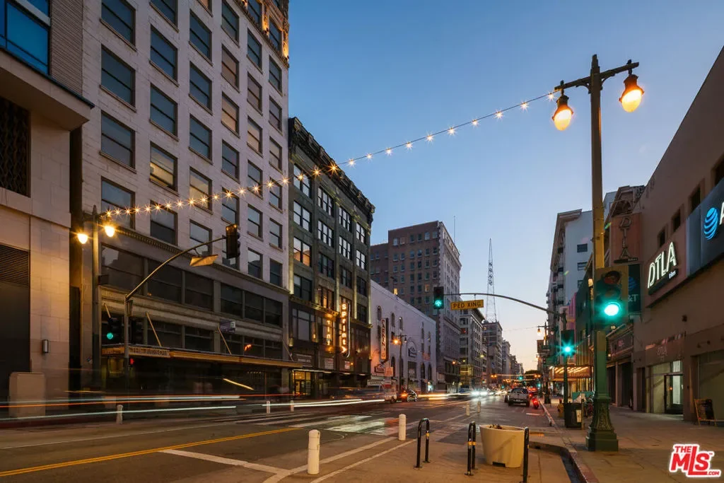 424 S Broadway, Los Angeles, California, United States. - Photo 22