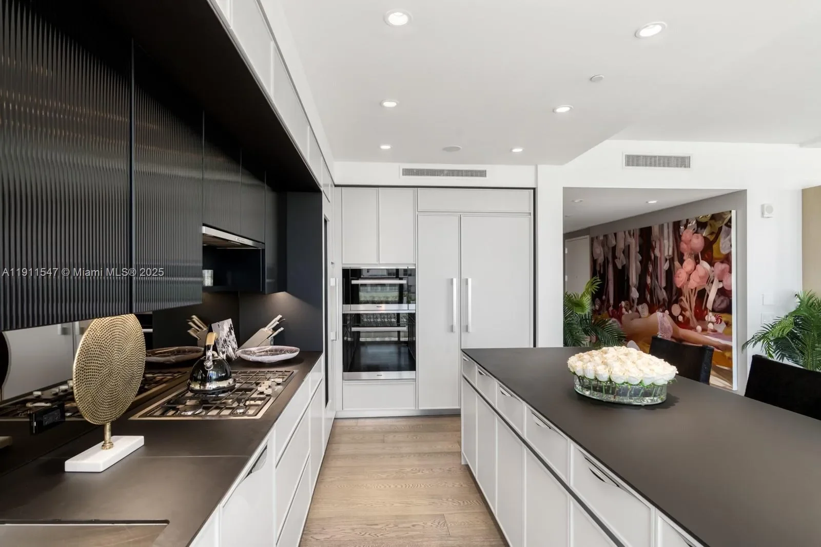 300 Collins Ave PH3, Miami Beach, Florida, United States. - Photo 19