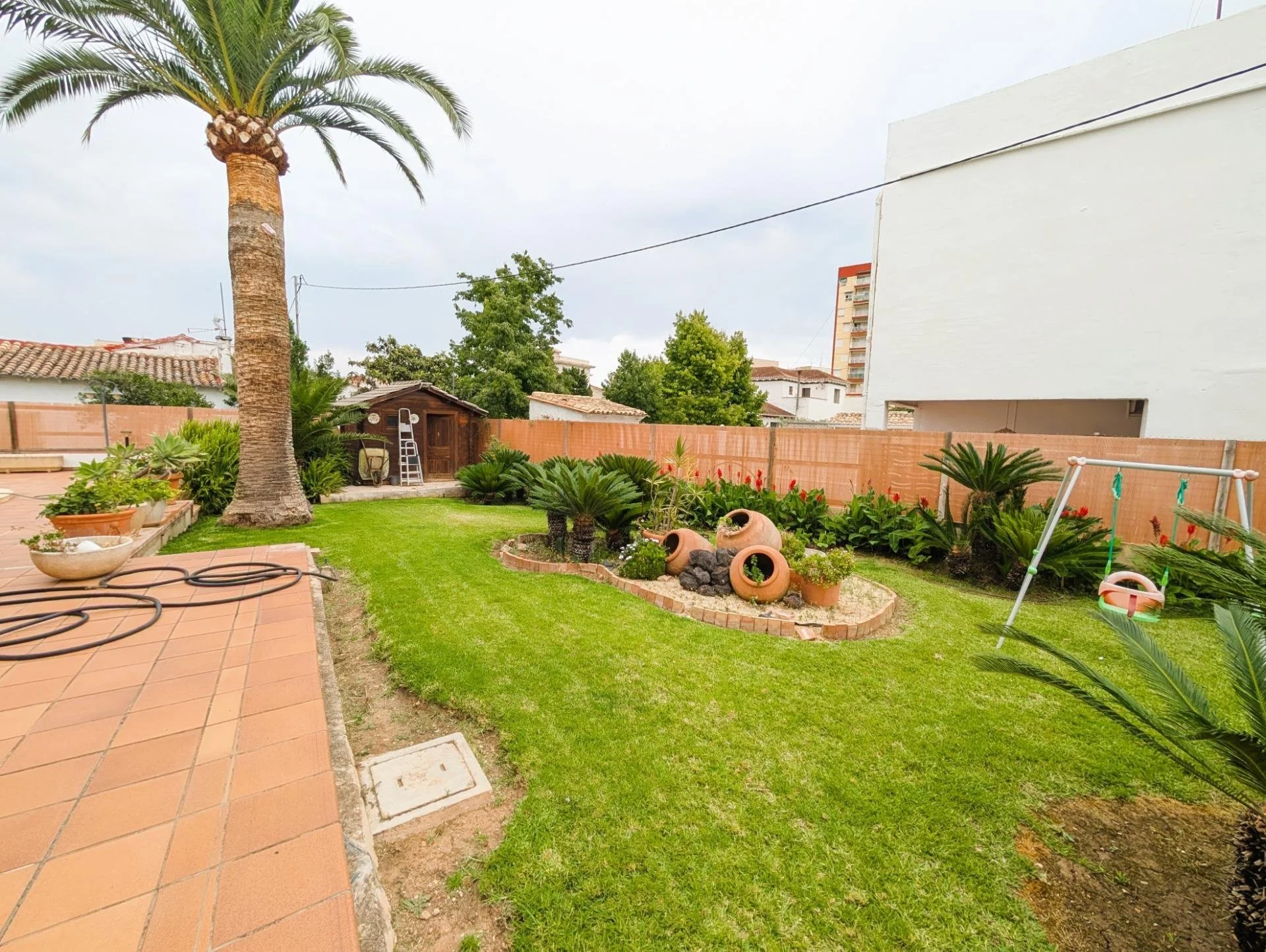 Exterior photo 12